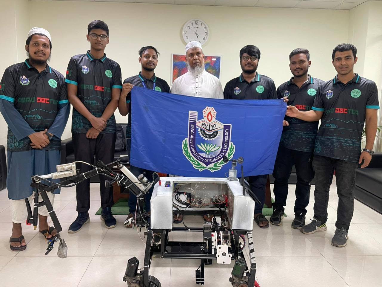 Al Amin Sani with an engineering competition team